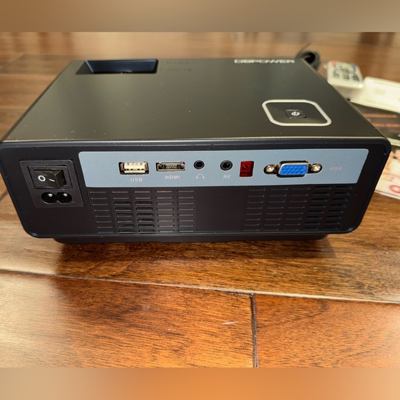 DBPOWER Mini Projector RD-810 - Picture 3 of 4